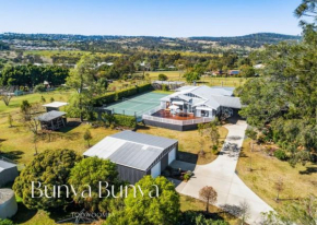 Bunya Bunya Luxury Estate Toowoomba set over 2 acres with Tennis Court, Toowoomba